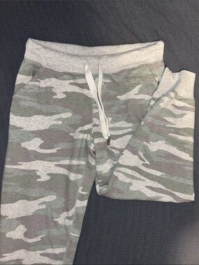 aerie Women's Camo Drawstring Joggers - Gray & Green